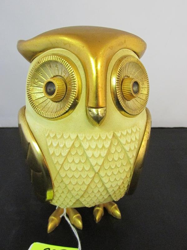 1960'S "MIDNIGHT OWL" TRANSISTER RADIO, JAPAN: 6.5", HARD PLASTIC AND CAST METAL, ACCEPTED AS "BUBO" FROM CLASH OF THE TITANS