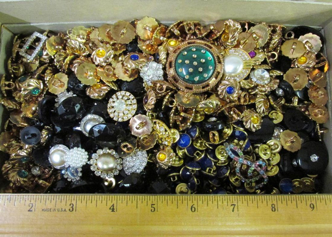 MIXED LOT OF BLING AND RHINESTONE BUTTONS (1 of 2)