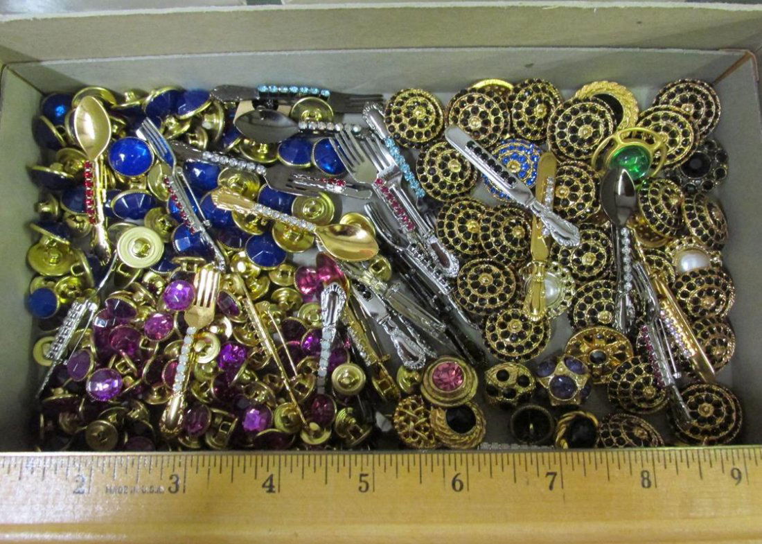 MIXED LOT OF BLING AND RHINESTONE BUTTONS (1 of 2)