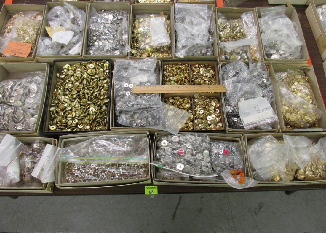 MIXED LOT OF GOLD AND SILVER METALLIC DESINGER BUTTONS (1 of 1)