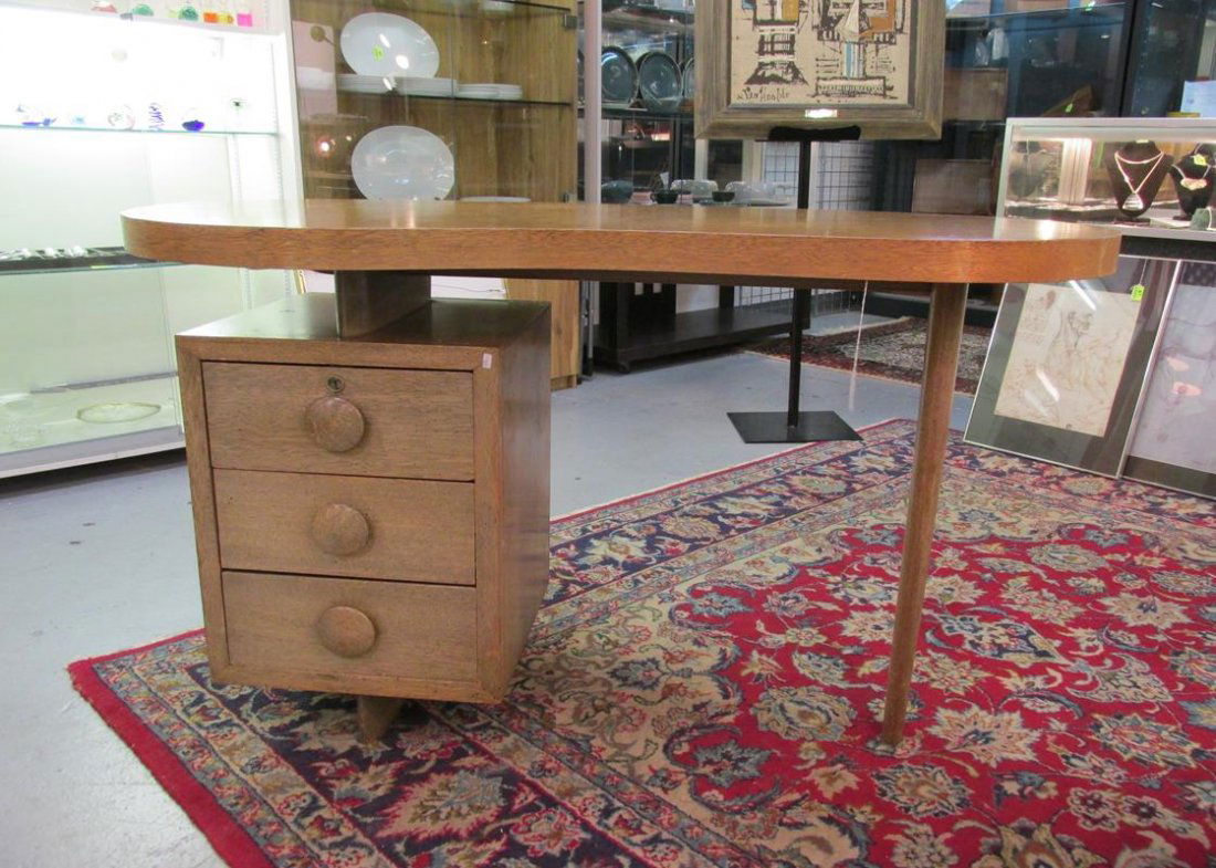 GILBERT ROHDE (ATTR.) KIDNEY-FORM WRITING DESK: SEE TITLE