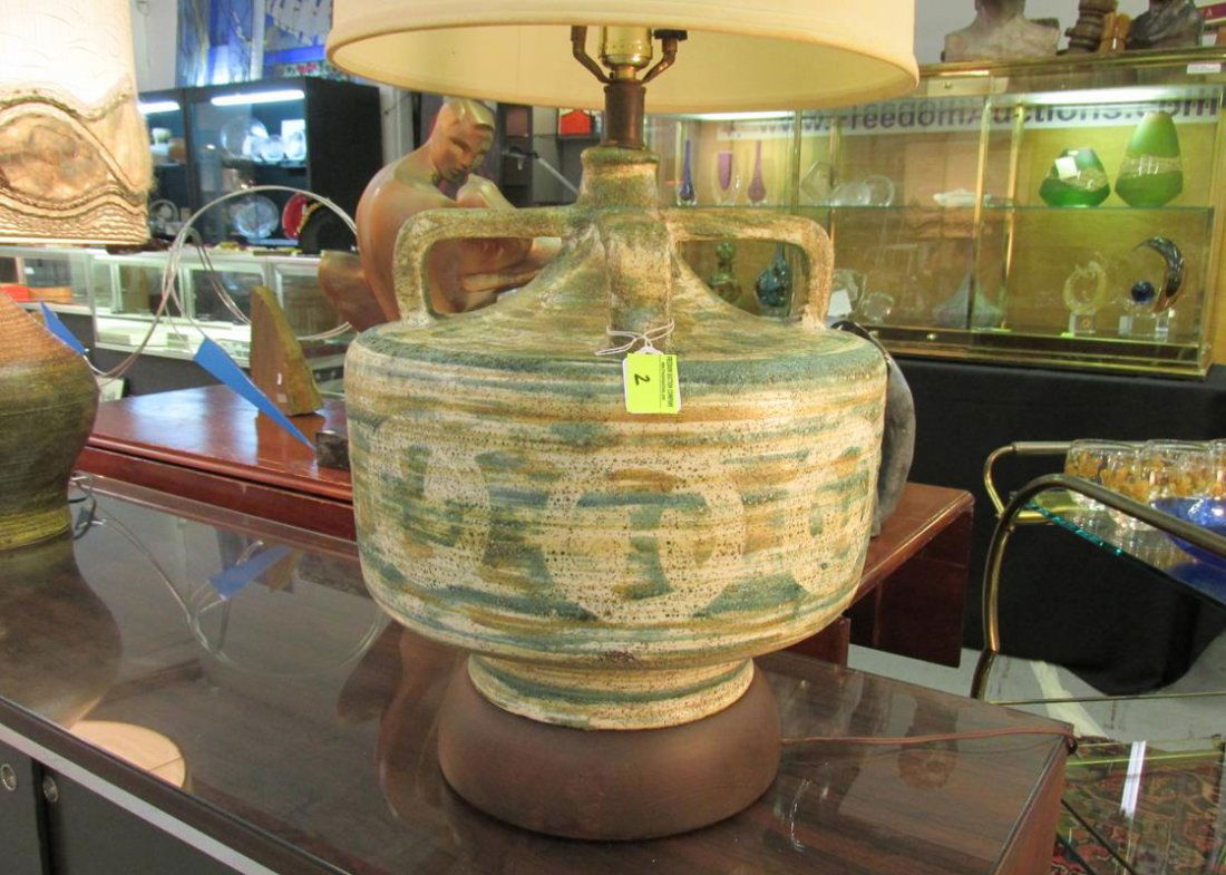 RAYMOR HANDLED ITALIAN TABLE LAMP: 34" OVERALL