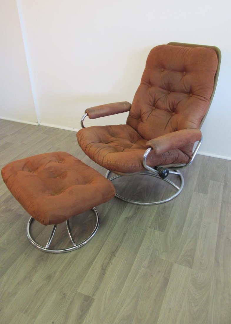 EKORNES - NORWAY STRESSLESS RECLINER: WEAR CONSISTENT WITH USE ON SUEDE LEATHER