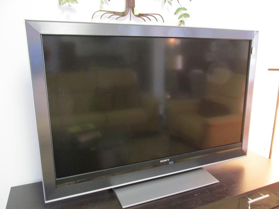 SONY FLAT SCREEN TELEVISION, 52" (1 of 1)