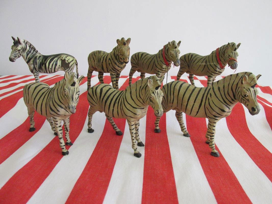 VINTAGE AUSTRIAN LINEOL ELASTOLIN ZEBRAS (1 of 2)