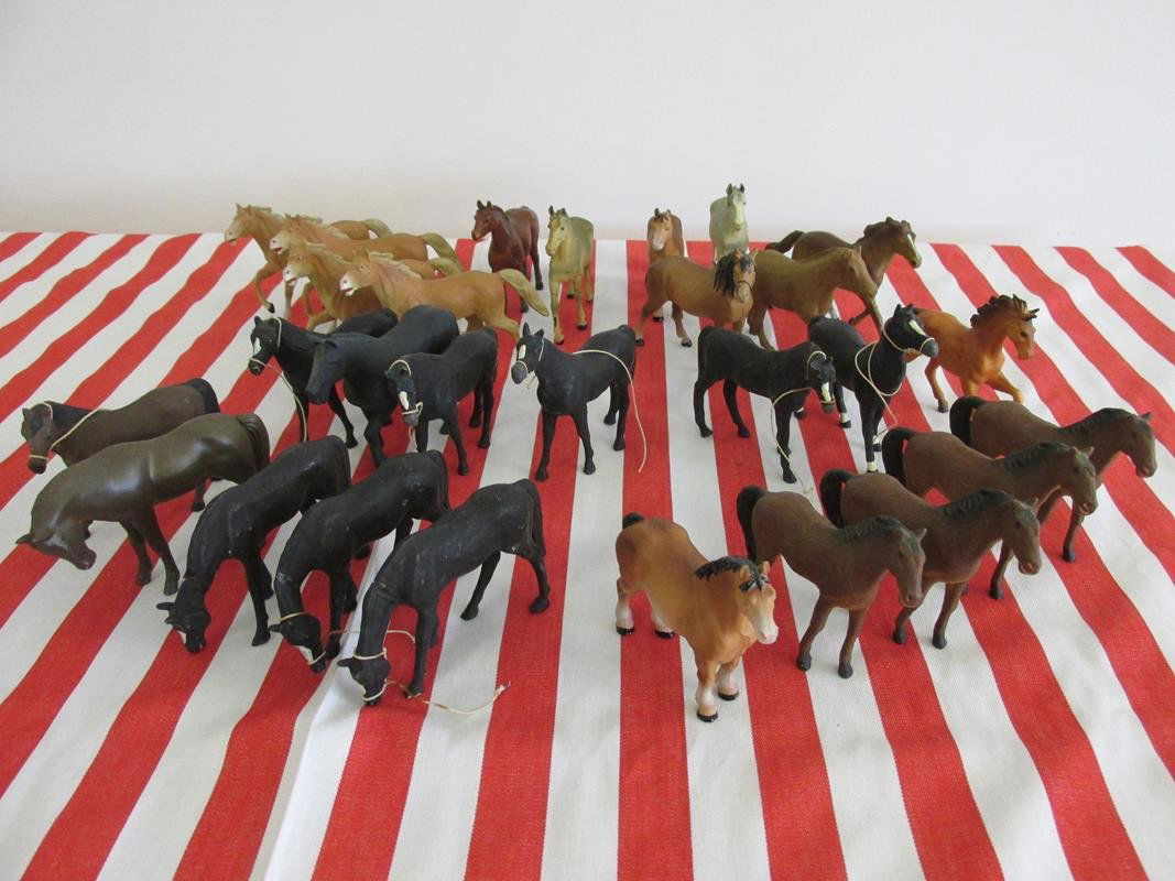 LOT OF MIXED VINTAGE HORSES (1 of 2)