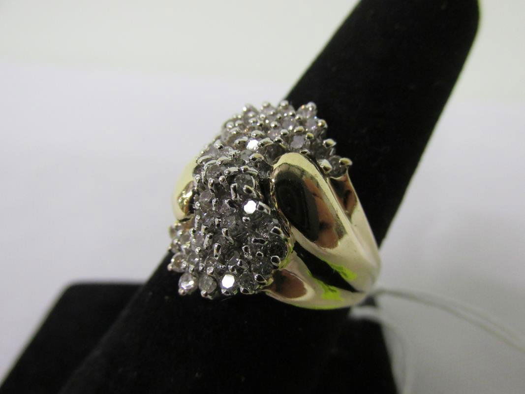 10K GOLD, 1 CT. CLUSTER DIAMONG RING: SZ. 7.75