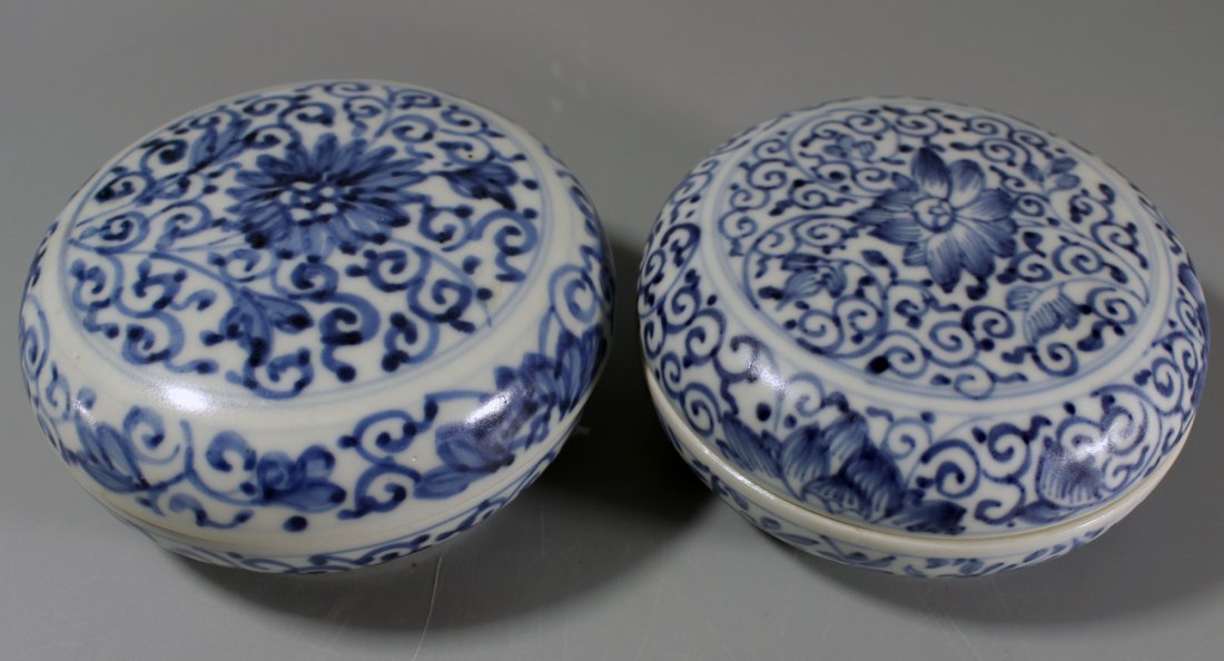 A Pair Qing  Dynasty Blue and White Porcelain Inkpads (1 of 5)