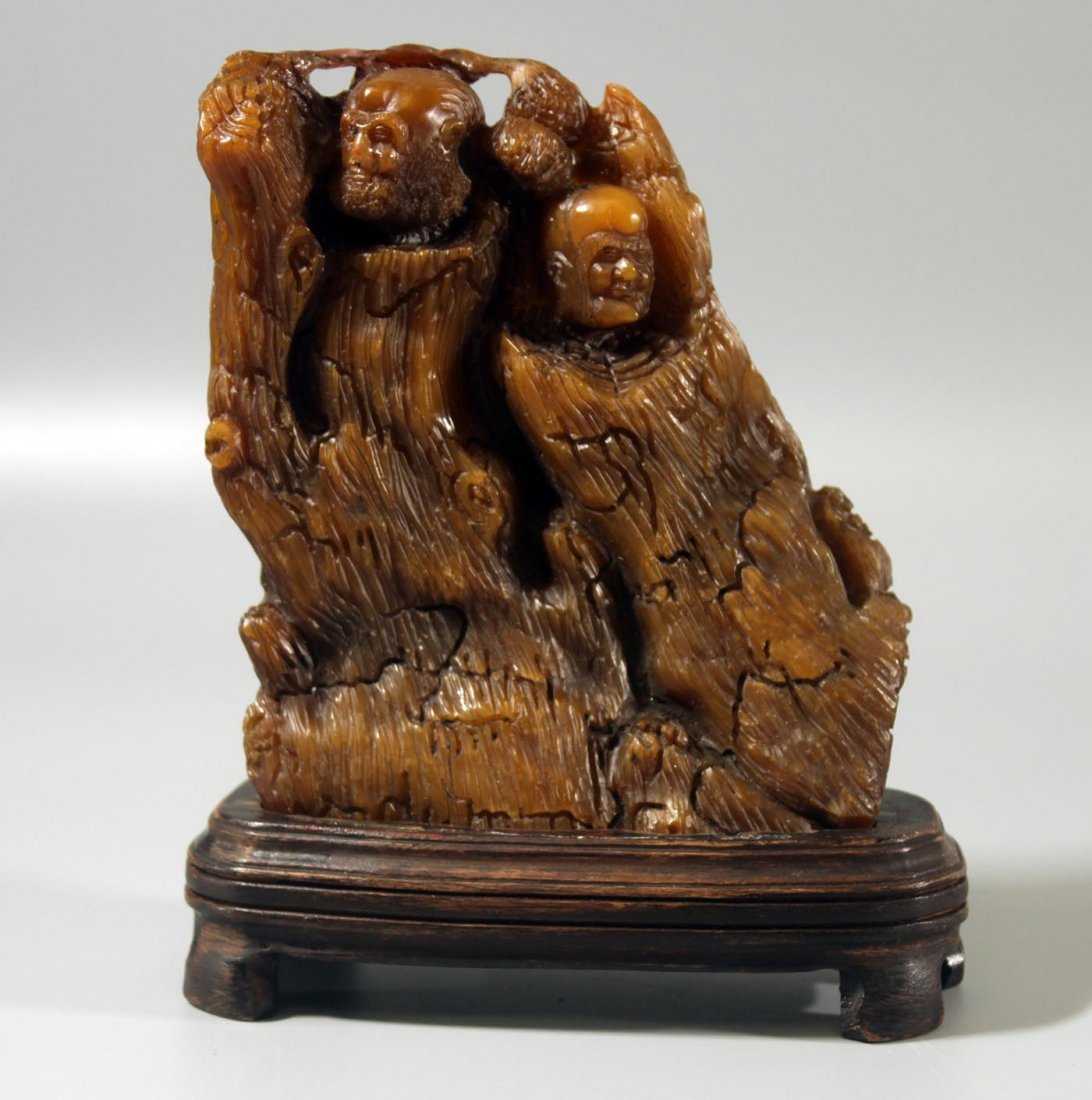 A Chinese Carved Soapstone Buddha Decoration: 高10.0 宽14.5 cm 寿山石雕菩萨像摆件