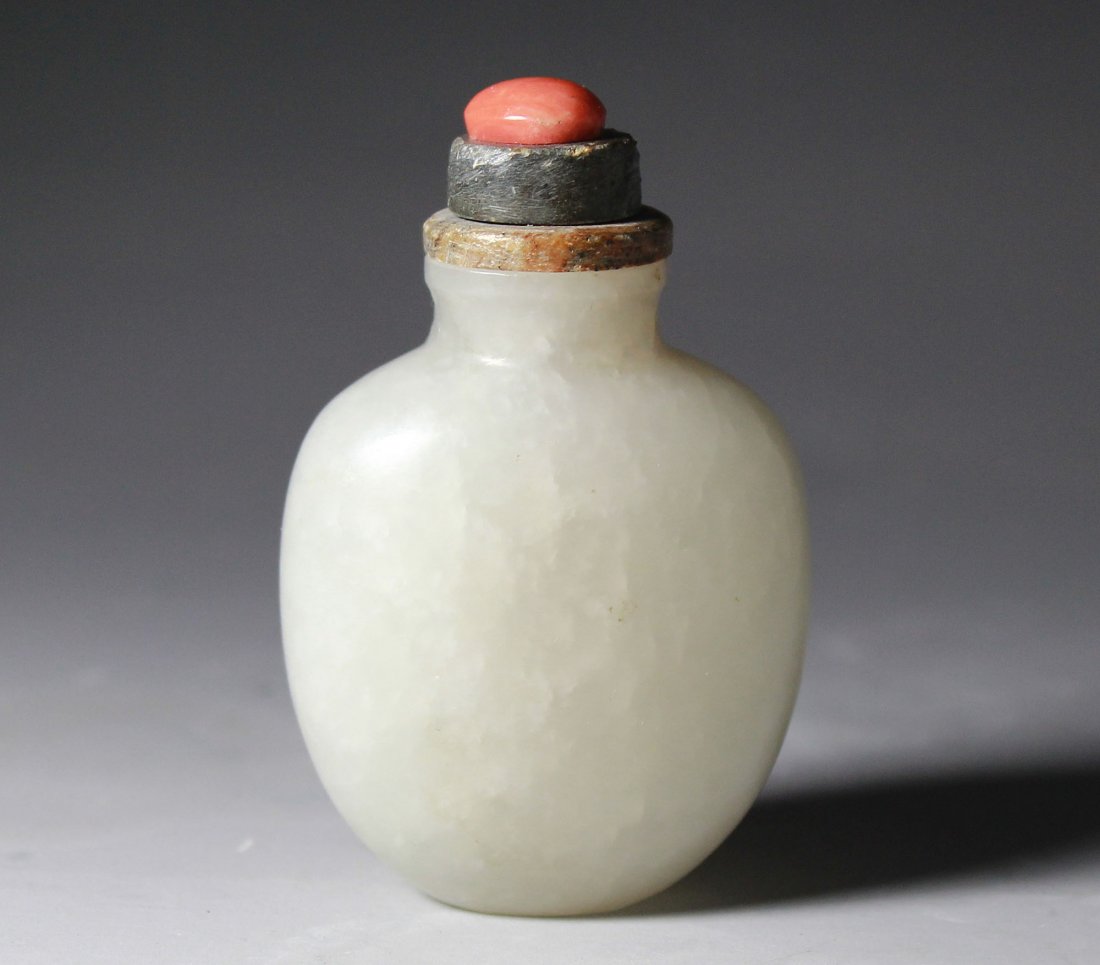 A Chinese Antique Hetian Jade Carved Snuff Bottle (1 of 6)
