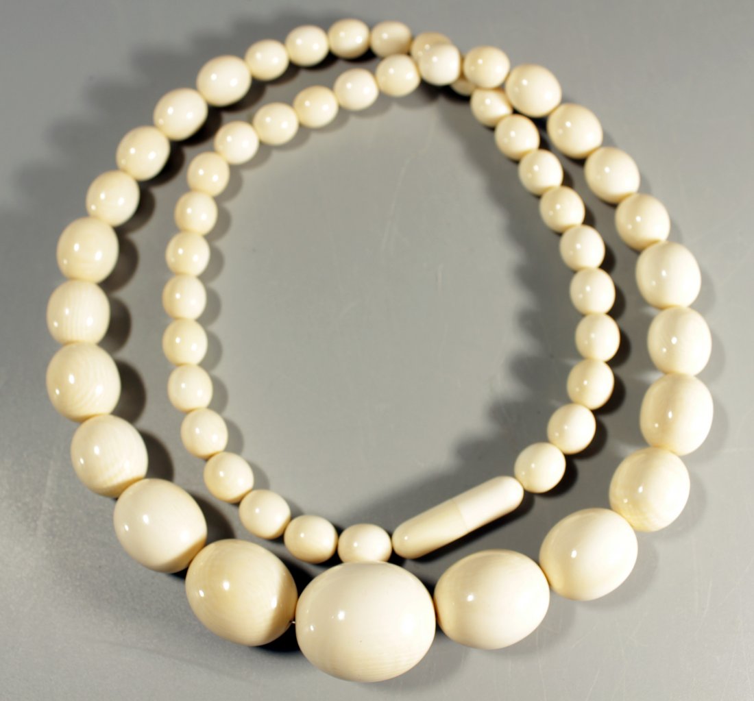 A Vintage Chinese Carved Round Beads Necklace (1 of 5)