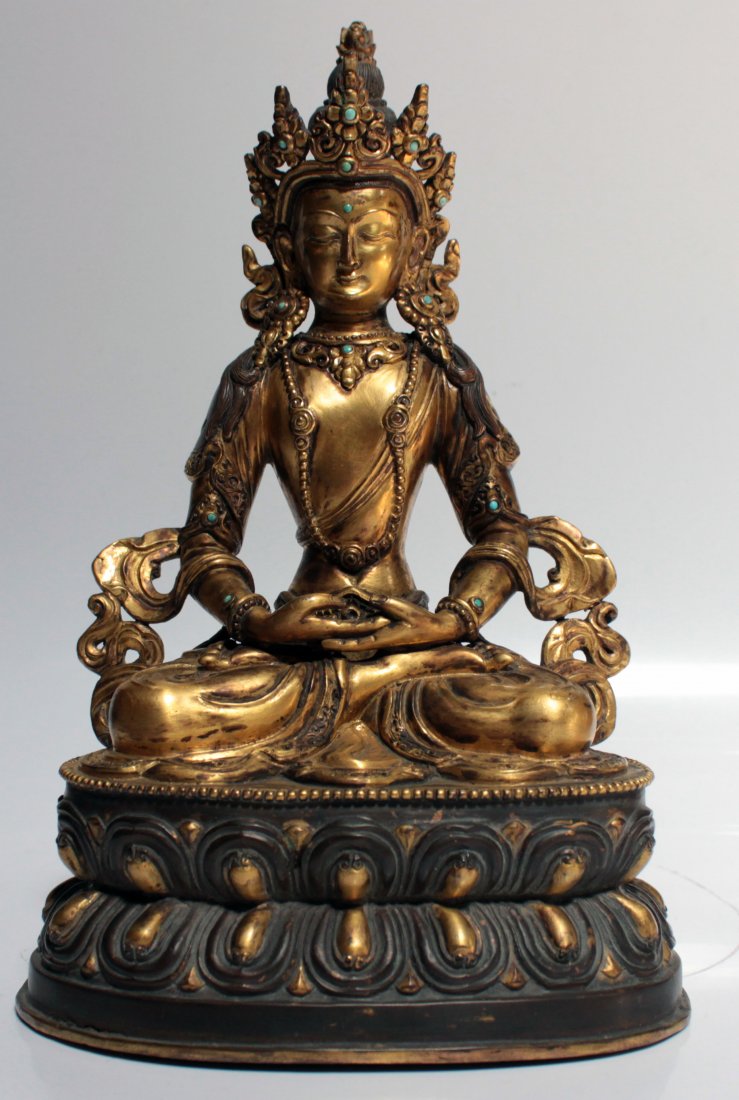 A Chinese Qing Dynasty Gilt Bronze Buddh a Figure (1 of 9)