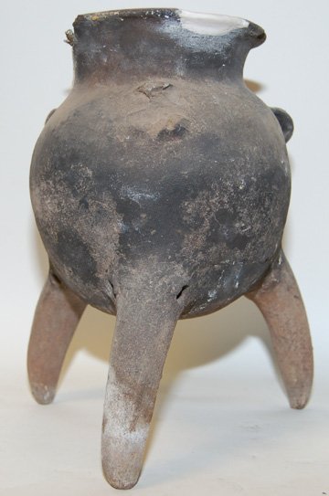 PRECOLUMBIAN POT - 2