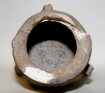 PRECOLUMBIAN POT - 5