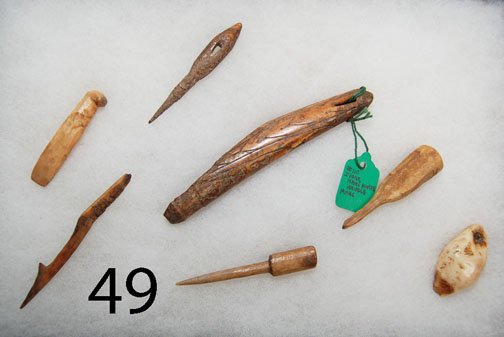 ESKIMO ARTIFACTS: ca. PREHIST. ivory harpoon points, 1 incised knife handle, etc, longest 5" long.