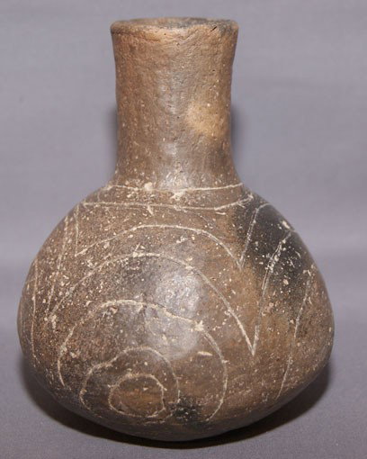 MOUND BUILDER POTTERY JAR: prehistoric incised design, 5" x 4" Shipping charge are for the United States. The shipping on this lot is $10.00. Outside the United States there will be additional shipping fees. Unless noted all it