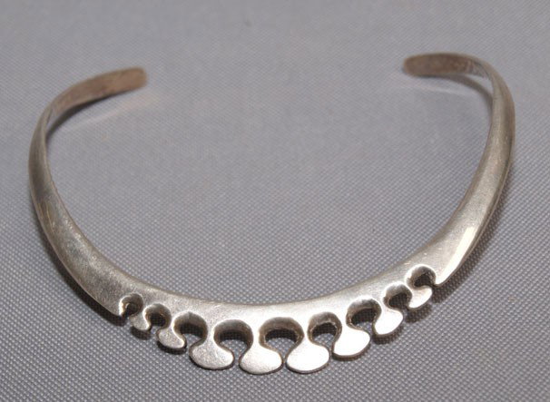 MEXICAN SILVER TIARA: 1960s 70s marked Mexico, 5" x 5" Shipping charge on this item is $10.00. Unless noted all items have some amount of acceptable wear, scratches, nicks, missing stitches, ect. for their age. Measurement