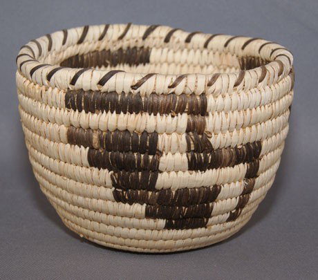 PAPAGO BASKET: 1970s 80s Yucca and Devils claw geometric design 4.25" x 6" Shipping charge are for the United States. The shipping on this lot is $10.00. Outside the United States there will be additional shipping f