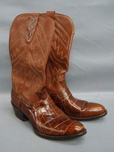 COWBOY BOOTS: 1970 made in Mexico size approximately 9 Shipping charge are for the United States. The shipping on this lot is $20.00. Outside the United States there will be additional shipping fees. Unless noted a