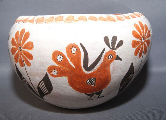 ACOMA POTTERY BOWL: 1950s pie crust rim has surface cracking, 5" x 7.5" Shipping charge are for the United States. The shipping on this lot is $10.00. Outside the United States there will be additional shipping fees. Unl