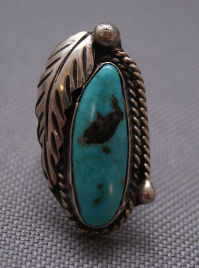 NAVAJO RING: 1970s 80s sterling silver and turquoise with leaf design, size 5.5 The shipping on this lot is $10.00.