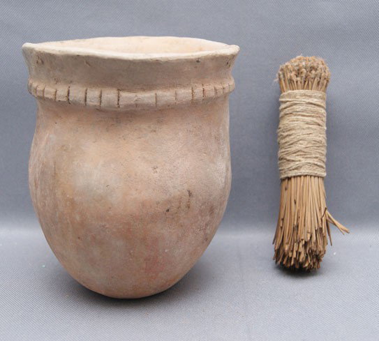 NAVAJO WATER DRUM POT: 1930s 40s with handmade pine needle brush, 5.5" x 4.5" Shipping charge are for the United States. The shipping on this lot is $10.00. Outside the United States there will be additional shipping fees.