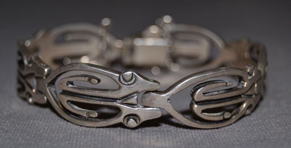 MEXICAN BRACELET: 1940s 50s sterling silver link style 7"x.5" Shipping charge are for the United States. The shipping on this lot is $10.00. Outside the United States there will be additional shipping fees.