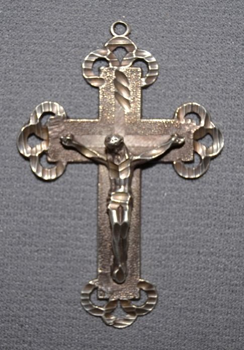 MEXICAN SILVER CROSS: 1960s 70s sterling silver hand made cross with Jesus 3"x2" Shipping charge are for the United States. The shipping on this lot is $10.00. Outside the United States there will be additional shipping fe