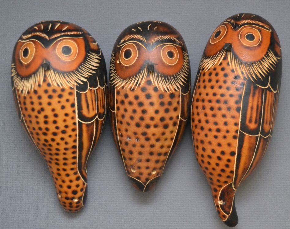 THREE MEXICAN GOURDS: 1960s 70s hand incised and painted bird style missing legs largest 7.5"x3" Shipping charge are for the United States. The shipping on this lot is $20.00. Outside the United States there will be additi