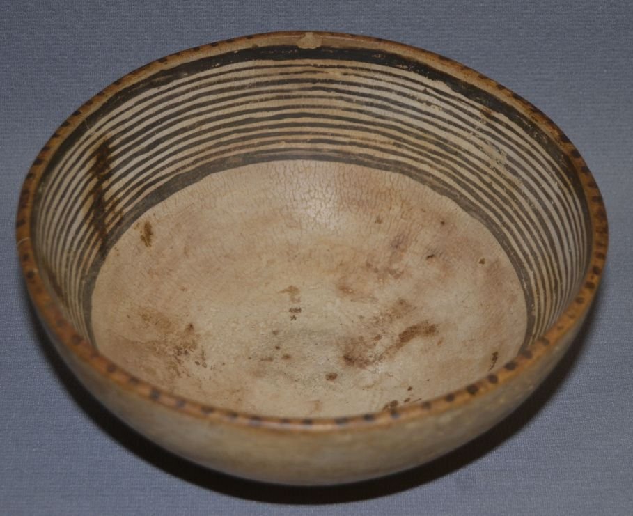 MESA VERDE POTTERY BOWL: prehistoric black on white geometric lines as found condition has minor chip on rim and crack 3.5"x8" Shipping charge are for the continental United States only There will be additional shipping fees 