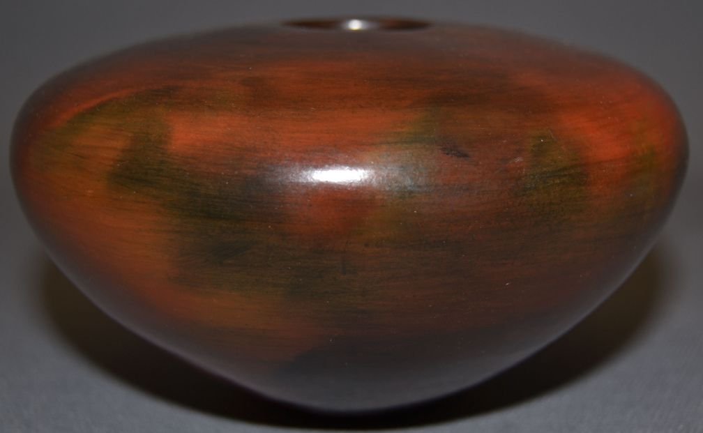 NAVAJO POTTERY VASE: 1980s 90s glaze ware signed Alice Cling 3.5"x6" Shipping charge are for the continental United States only There will be additional shipping fees on shipments to Hawaii, Alaska and outside the United 