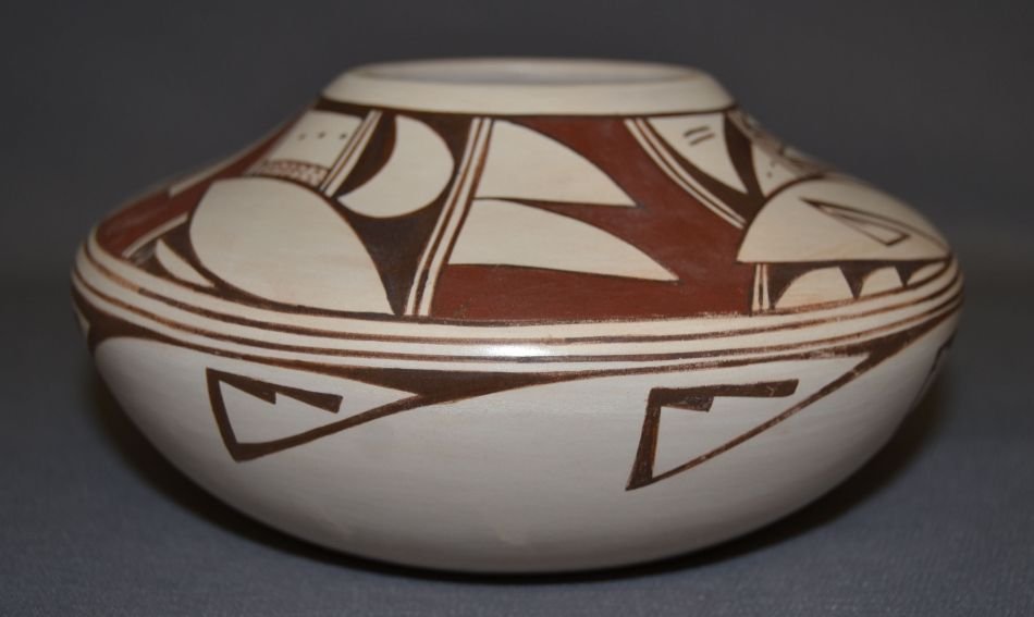 HOPI POTTERY JAR: 1980s 90s polychrome design has minor paint rub signed with frog and initial for Grace Navasie 3.5"x7.5" Shipping charge are for the continental United States only There will be additional shipping fe