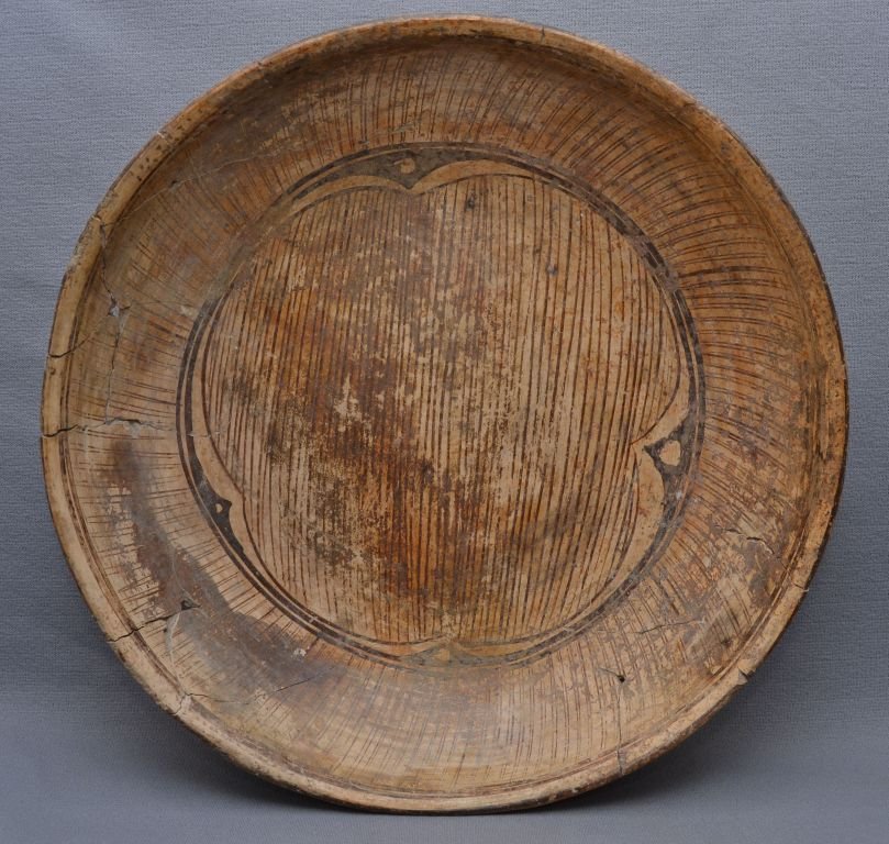 PRE COLUMBIAN POTTERY BOWL: prehistoric black on tan fine line design has been broken and glued 3.5"x 14.25" Shipping charge are for the continental United States only There will be additional shipping fees on shipments to Hawai