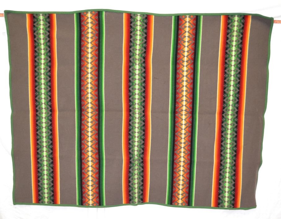 PENDLETON TRADE BLANKET: 1950s Beaver state tag, wool, band pattern, 67" x 5" Shipping charge are for the continental United States only There will be additional shipping fees on shipments to Hawaii, Alaska and outside the Un
