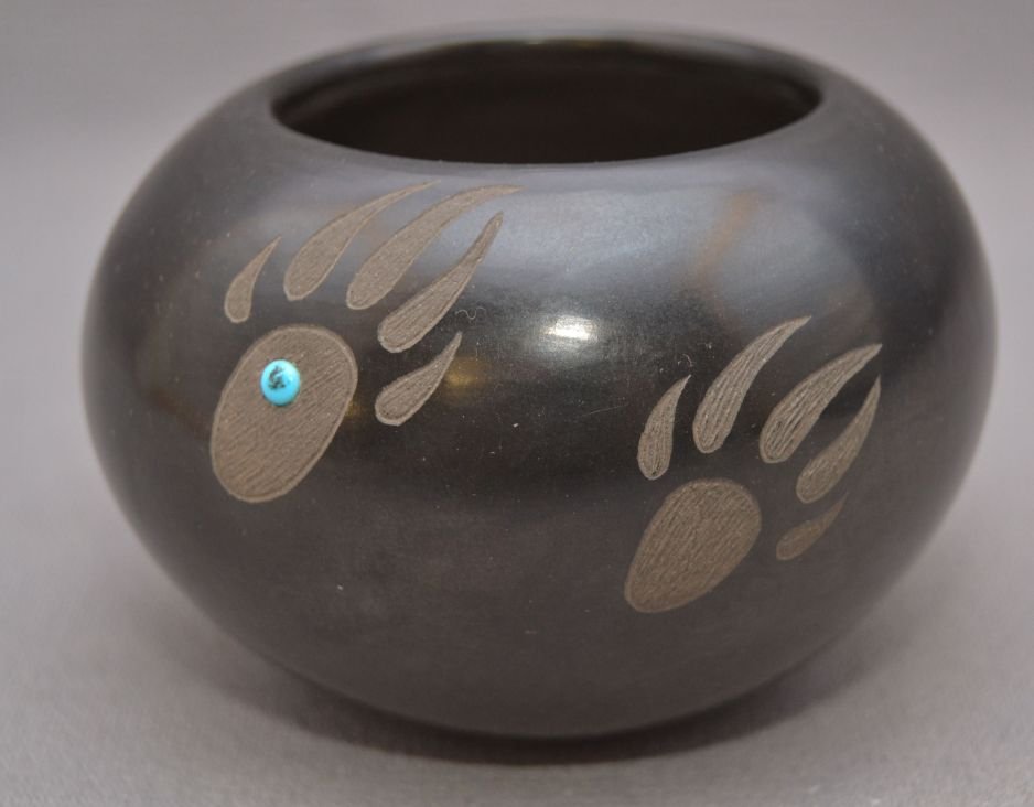 SANTA CLARA POTTERY BOWL: 1988 sgraffito bear paw design , signed Ron Suazo, 2.5'' x4'' Shipping charge are for the continental United States only There will be additional shipping fees on shipments to Hawaii, Alaska and outsi