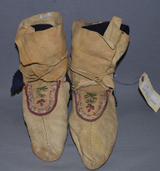 EASTERN HIGH TOP MOCCASINS: 1900s quilled on native tanned hide, quill work has damage, 7" x 10", ex Glen bow collection Shipping charge are for the continental United States only There will be additional shipping fees on shipme
