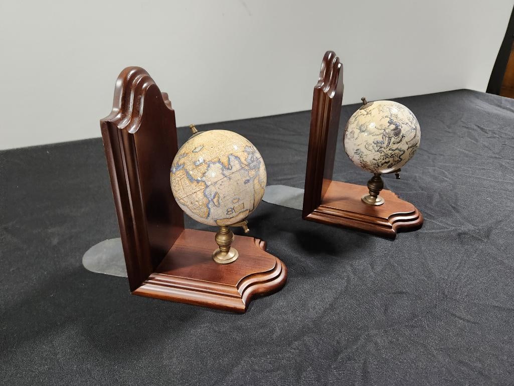 Classic Globe Bookends (1 of 5)