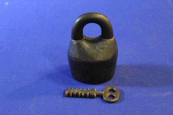 Early Cast Iron Padlock w/ Original Key 4.5" w/ (1 of 1)