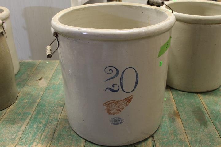 Red Wing 20 Gallon Stoneware Crock: Red Wing 20 Gallon Stoneware Crock