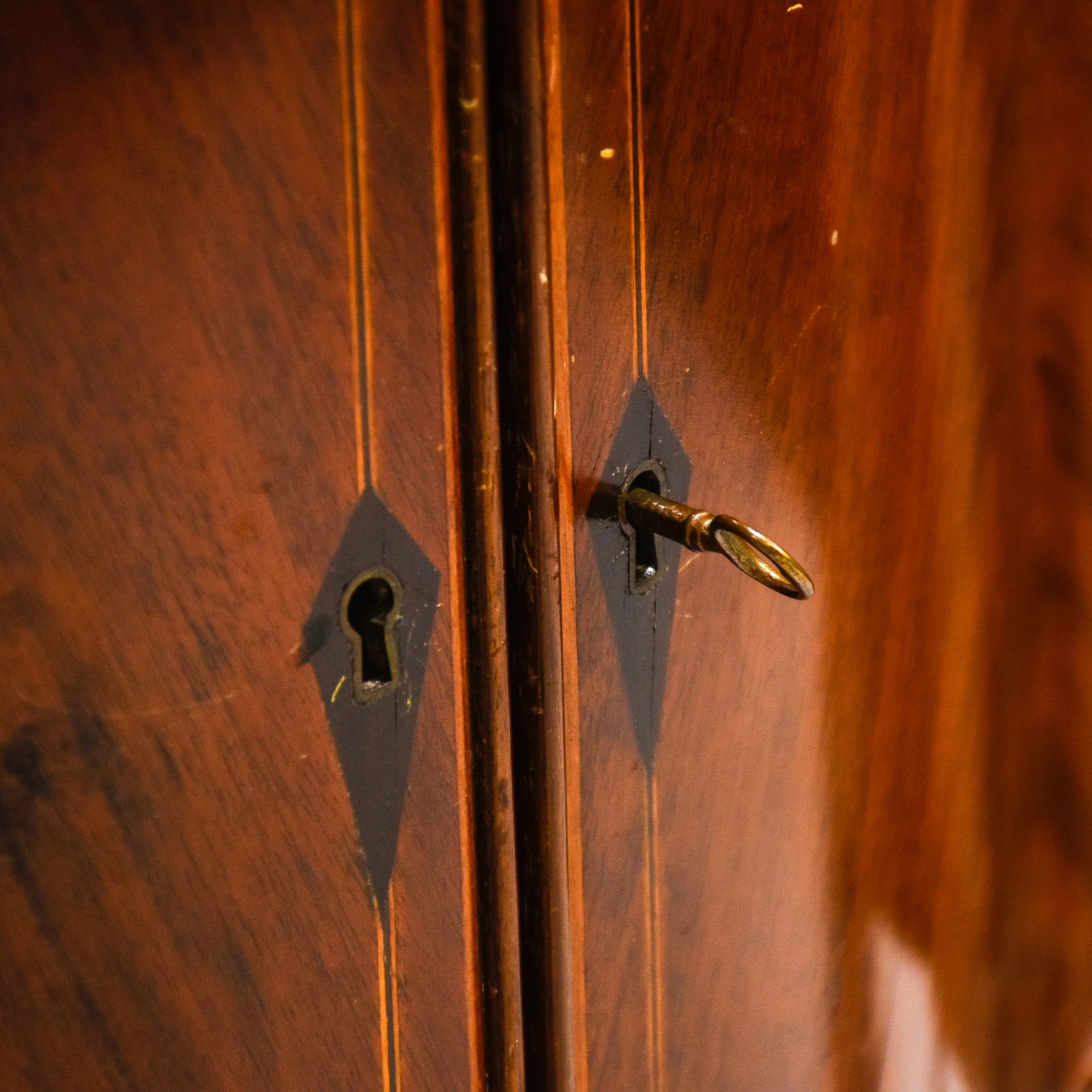 Federal Style Mahogany Server (1 of 8)