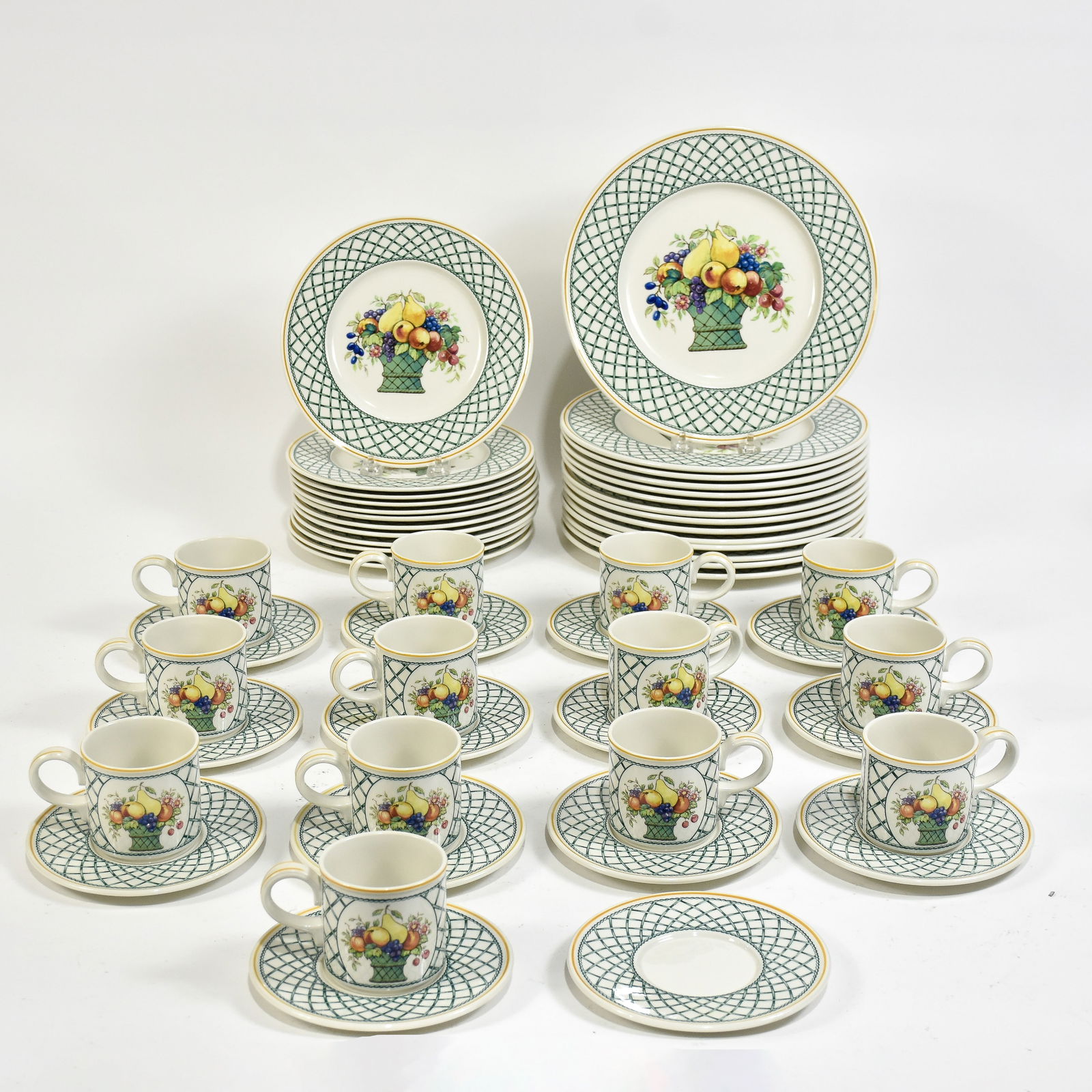 Villeroy & Boch Dinner Service: Comprising 14 dinner plates, 12 salad plates, 13 cups * (Dinner Plate10 1/2" dia) Good