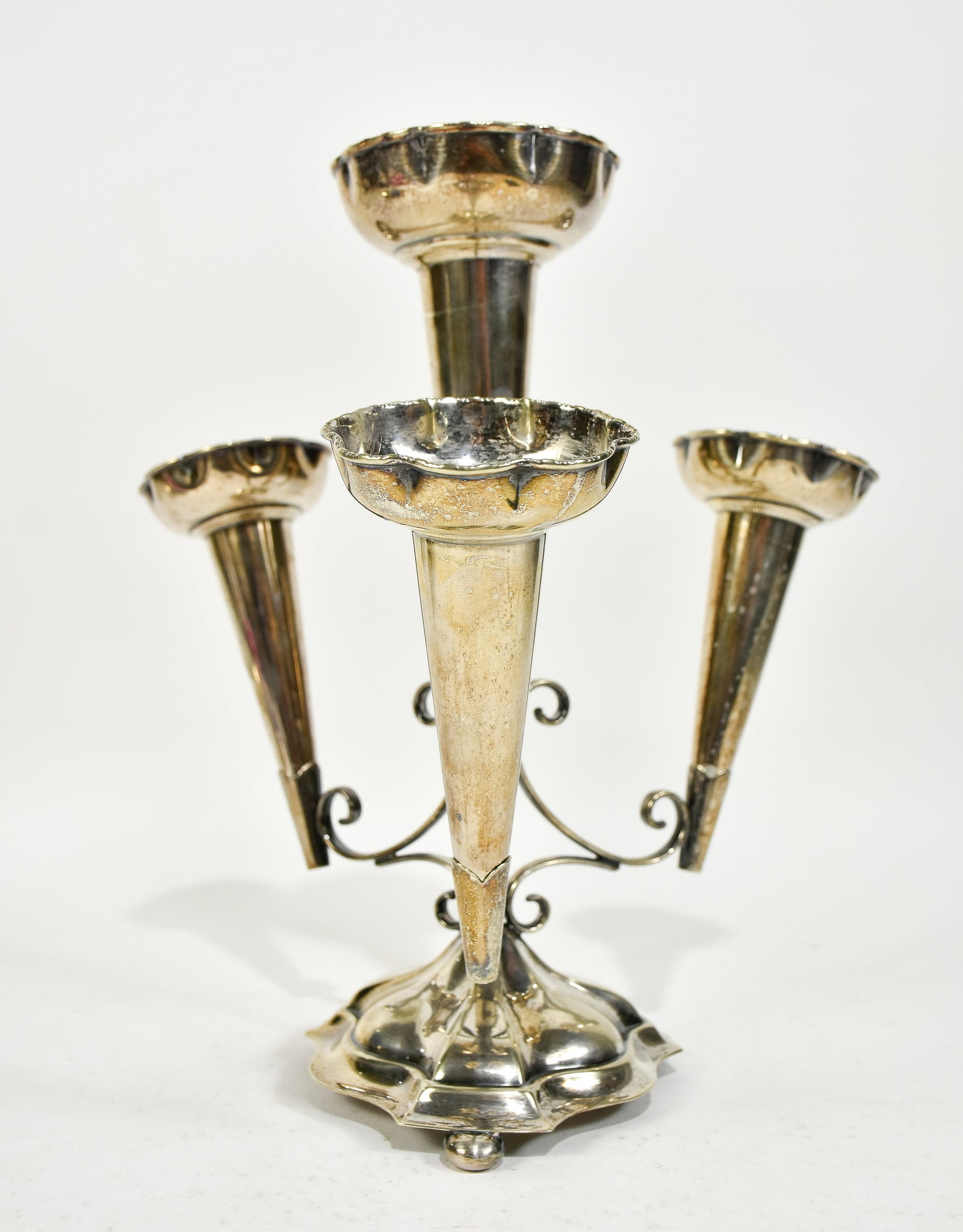 Silverplate 4-Light Candleholder: * (14 1/2" h x 14" dia) Minor dents