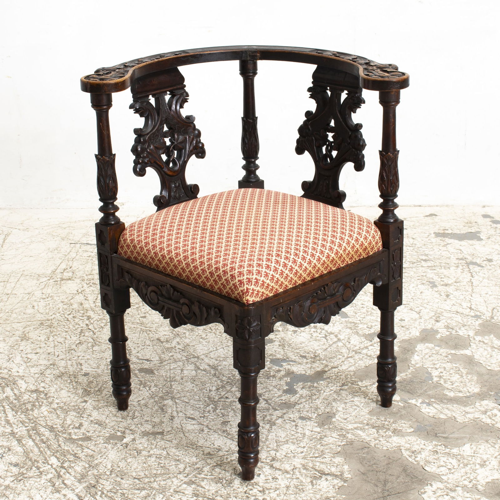 Georgian Style Carved Mahogany Corner Chair: * (29 1/2" h x 26" w x 24" d) Scratches and dings, old repair to back rail