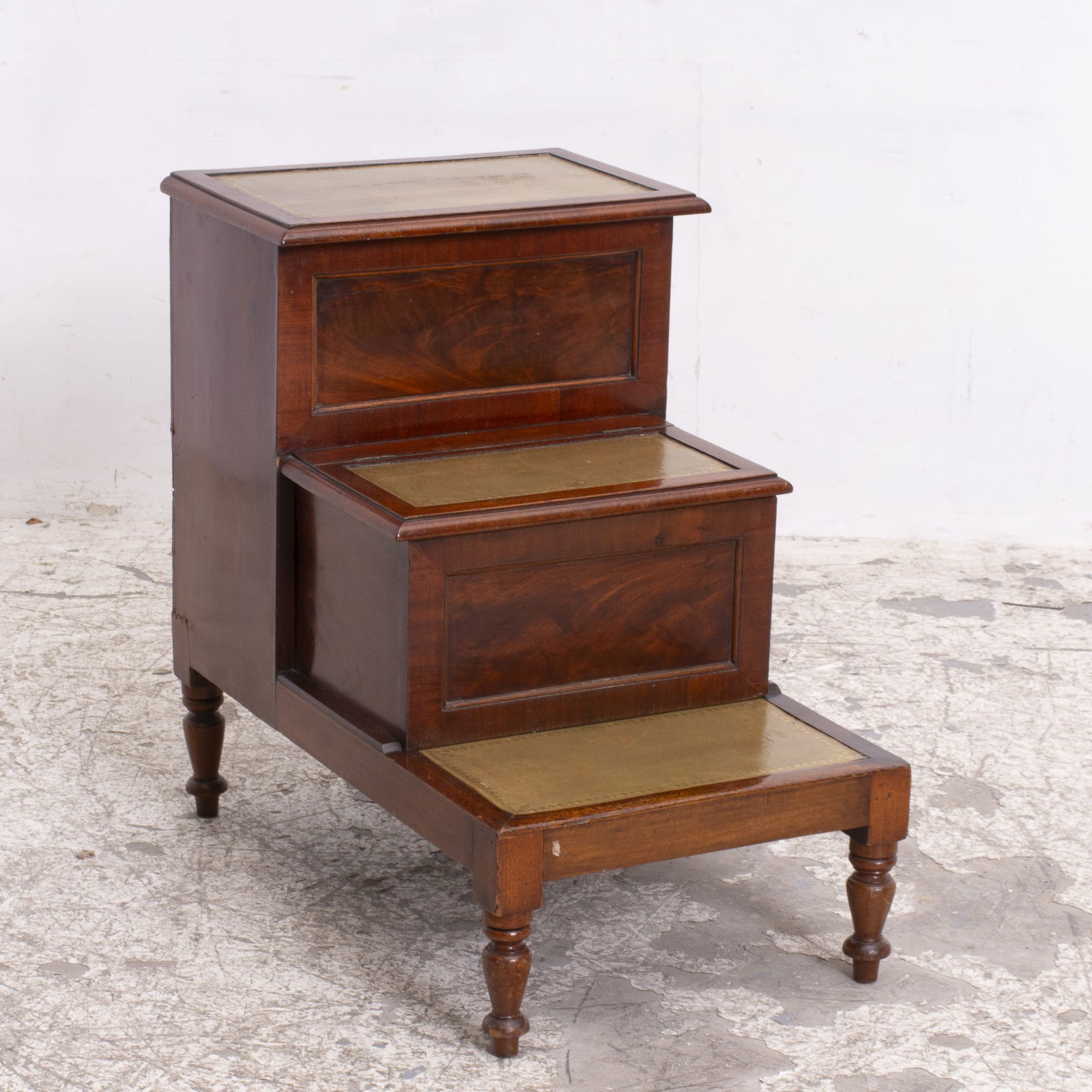 Regency Mahogany Bedside Steps (1 of 7)