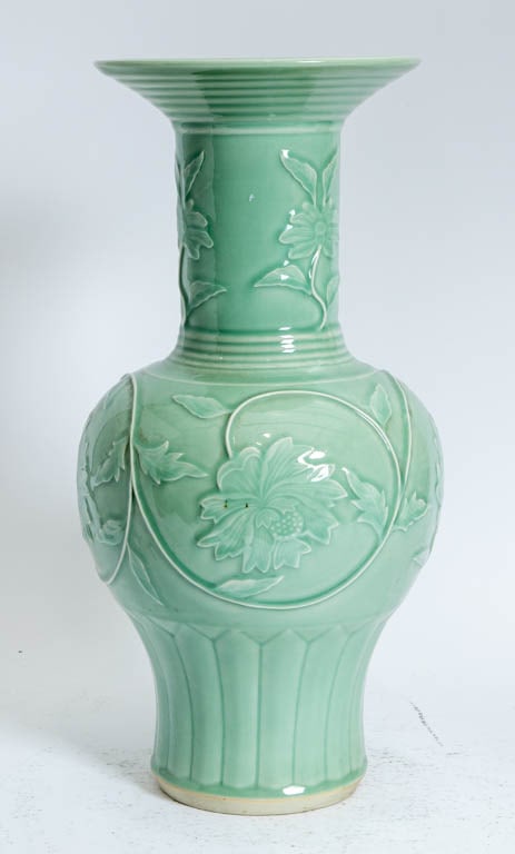 Chinese Celadon Glazed Vase: * (22" h) Good