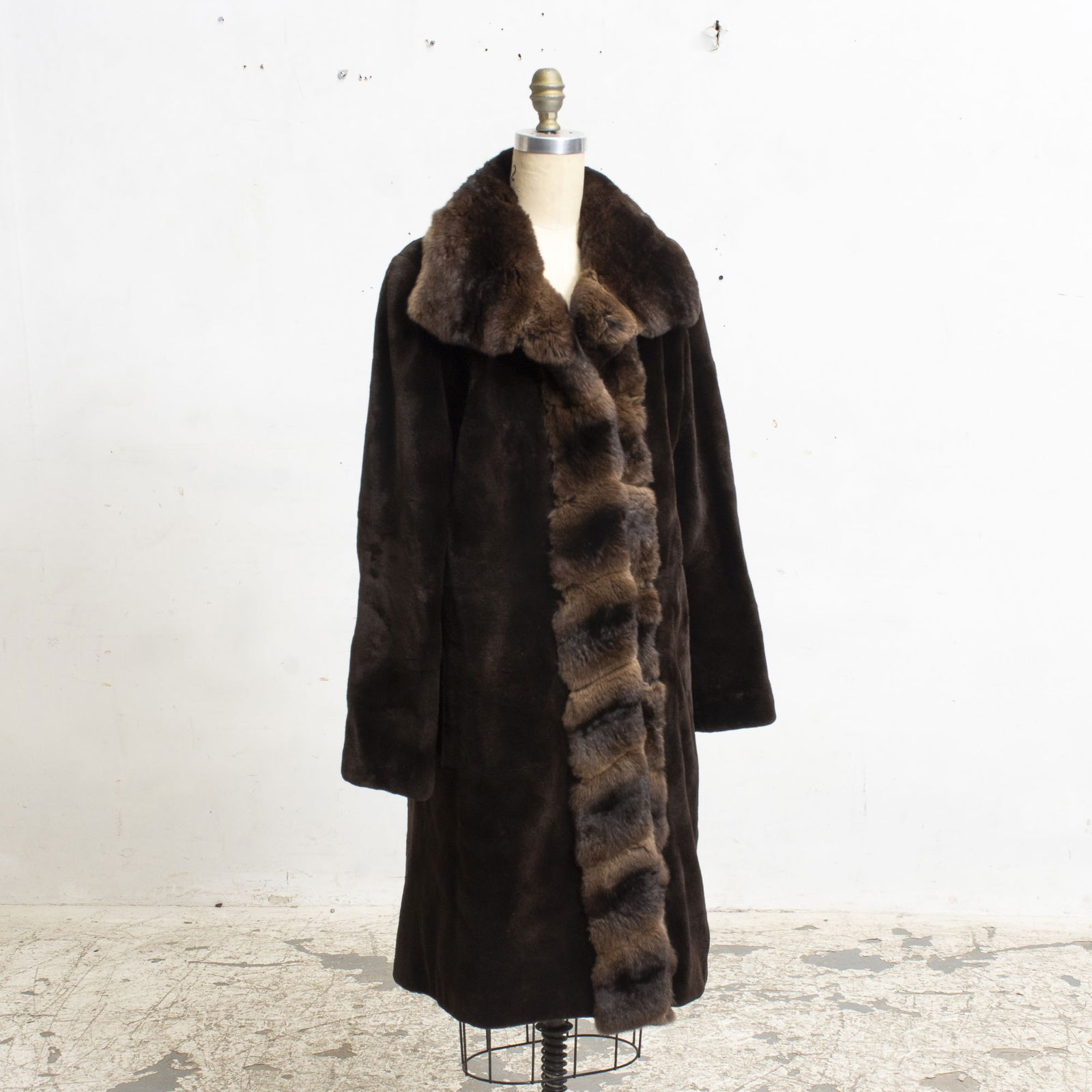 J.Mendel Ladies Fur Coat (1 of 5)