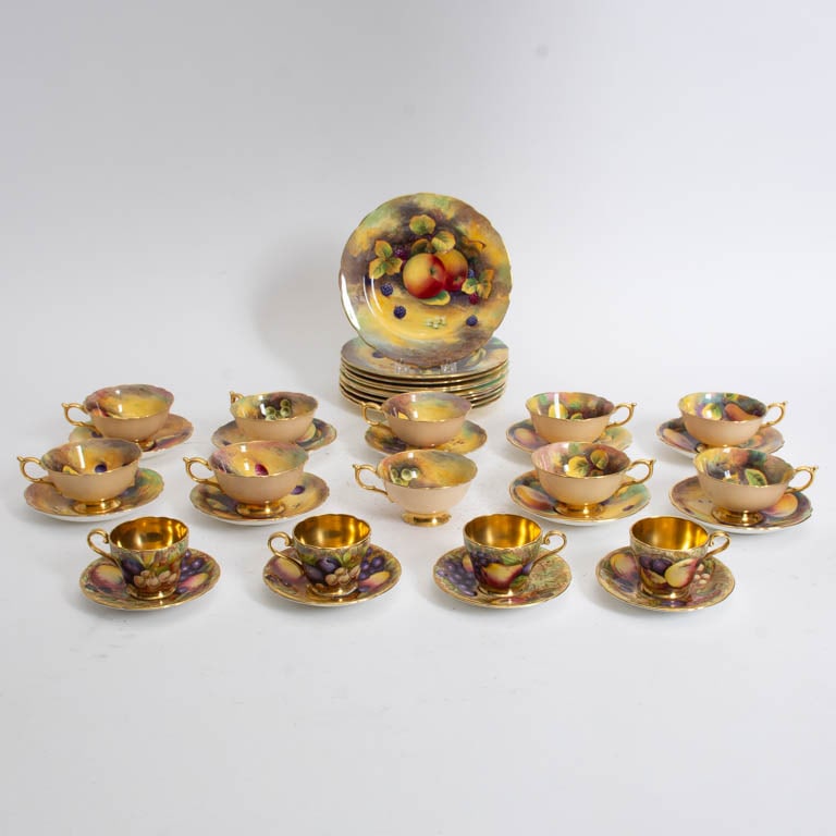 English Porcelain Tableware (1 of 11)