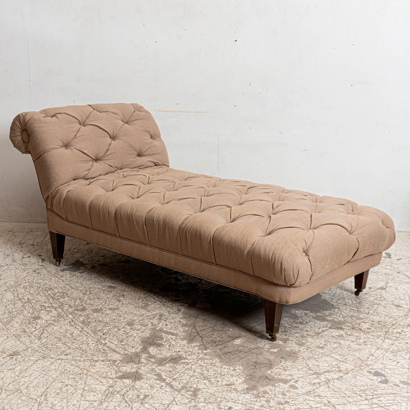 Upholstered Button-Tufted Chaise Longue (1 of 6)