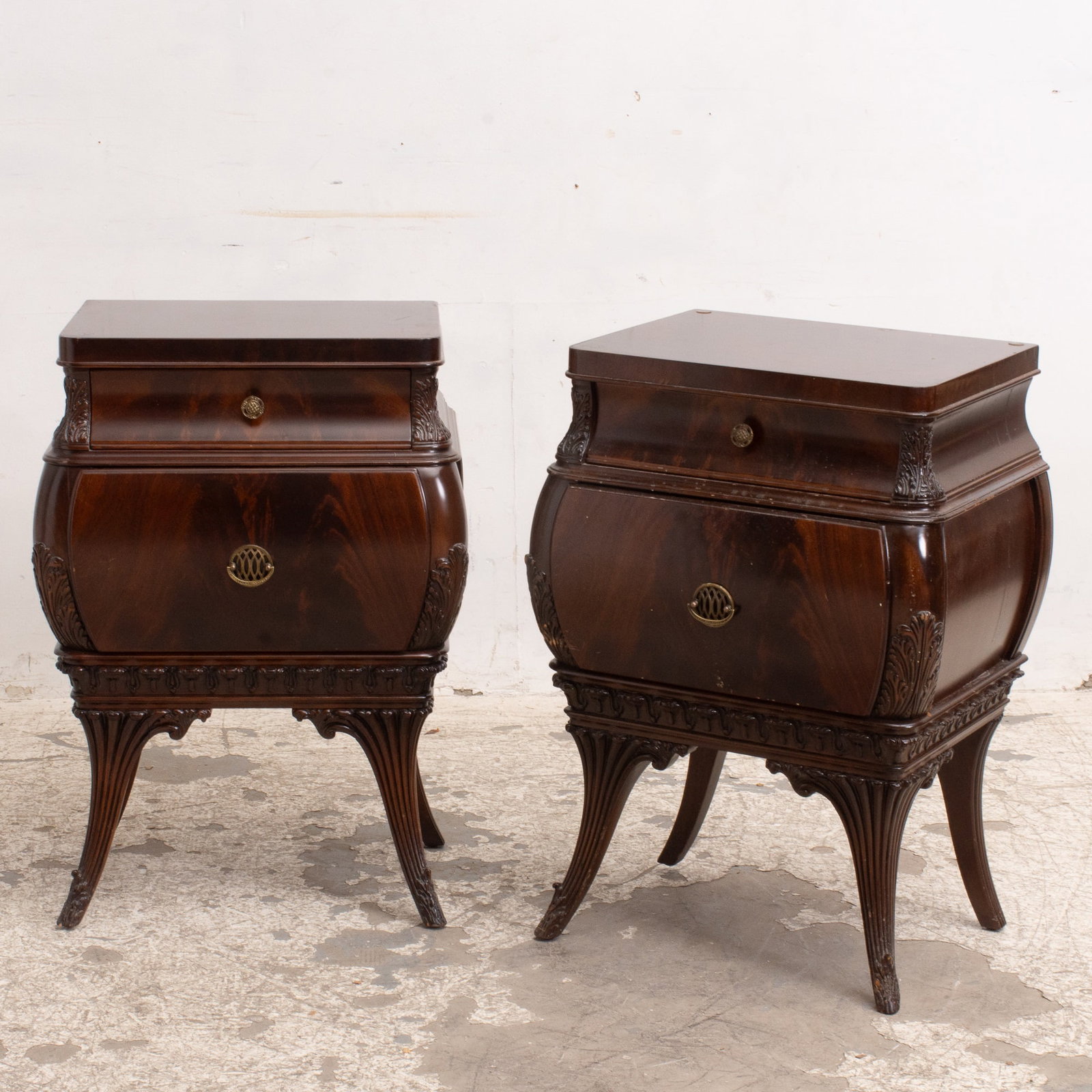 Pair of Mahogany Bombe-Style Bedside Dressers: 29" h x 20 1/2" w x 16" d