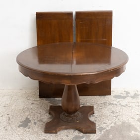 French Provincial Style Mahogany Circular Dinning Table